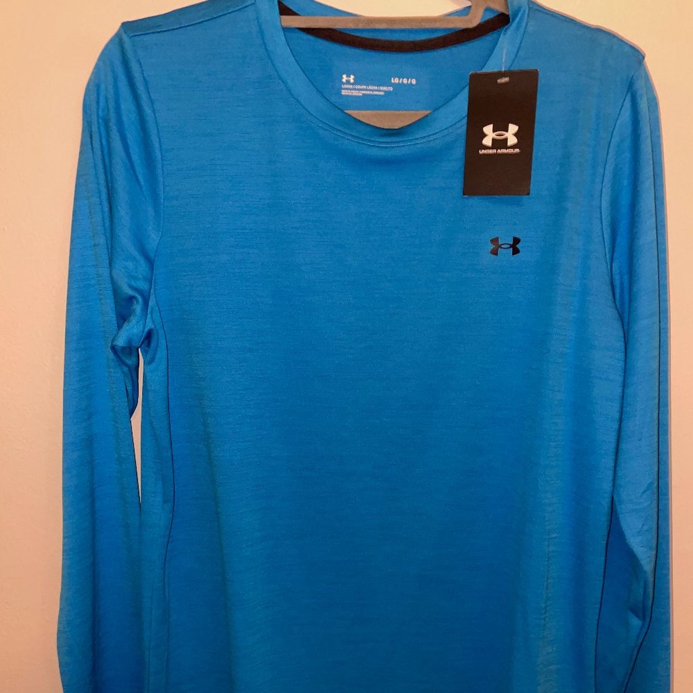 NWT Under Armour Loose fit long sleeve shirt. Blue Size large.